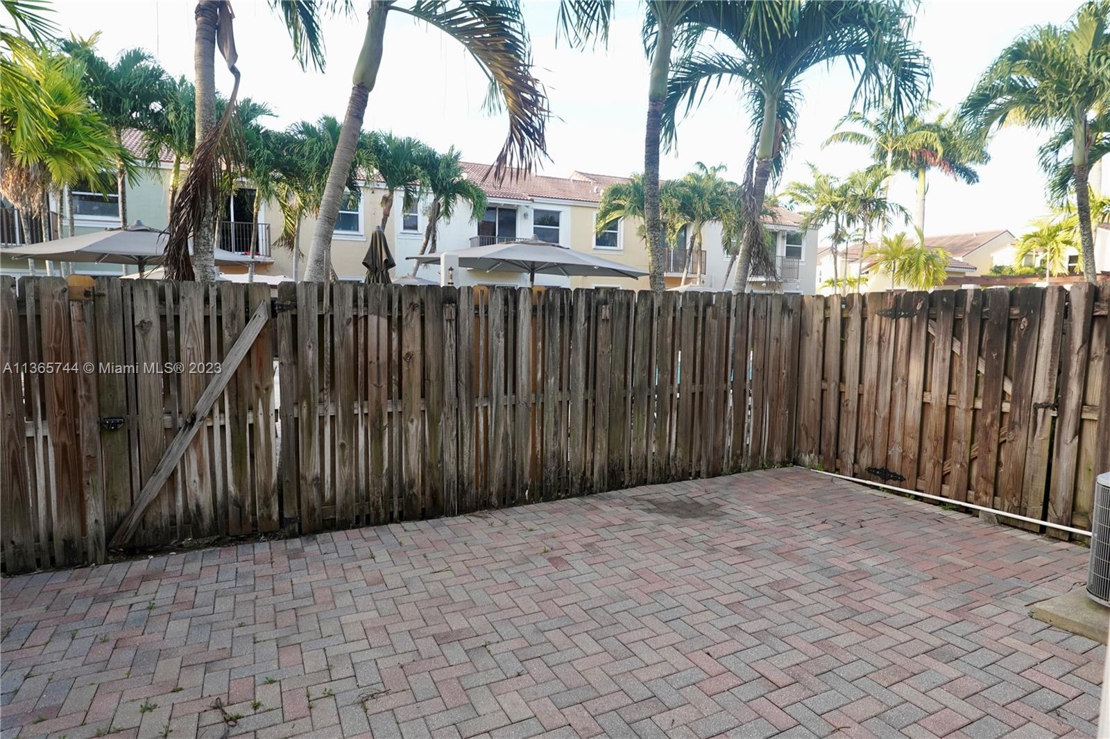 SORRENTO TOWNHOMES - Residential Lease