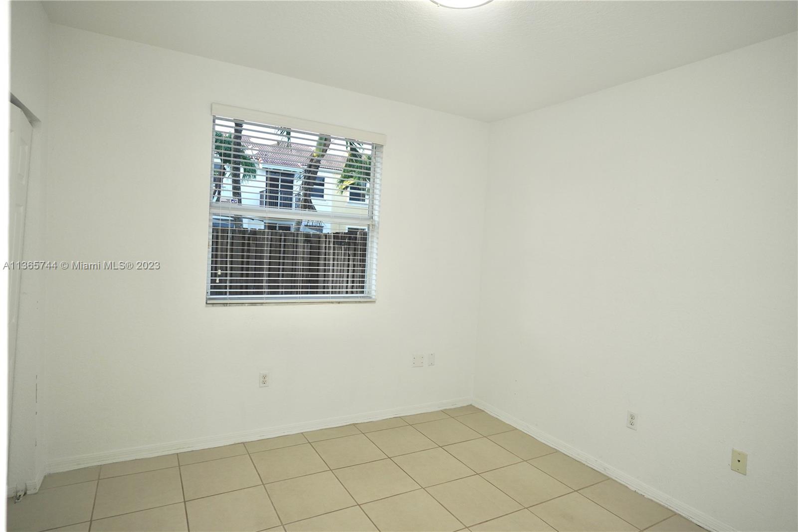 SORRENTO TOWNHOMES - Residential Lease