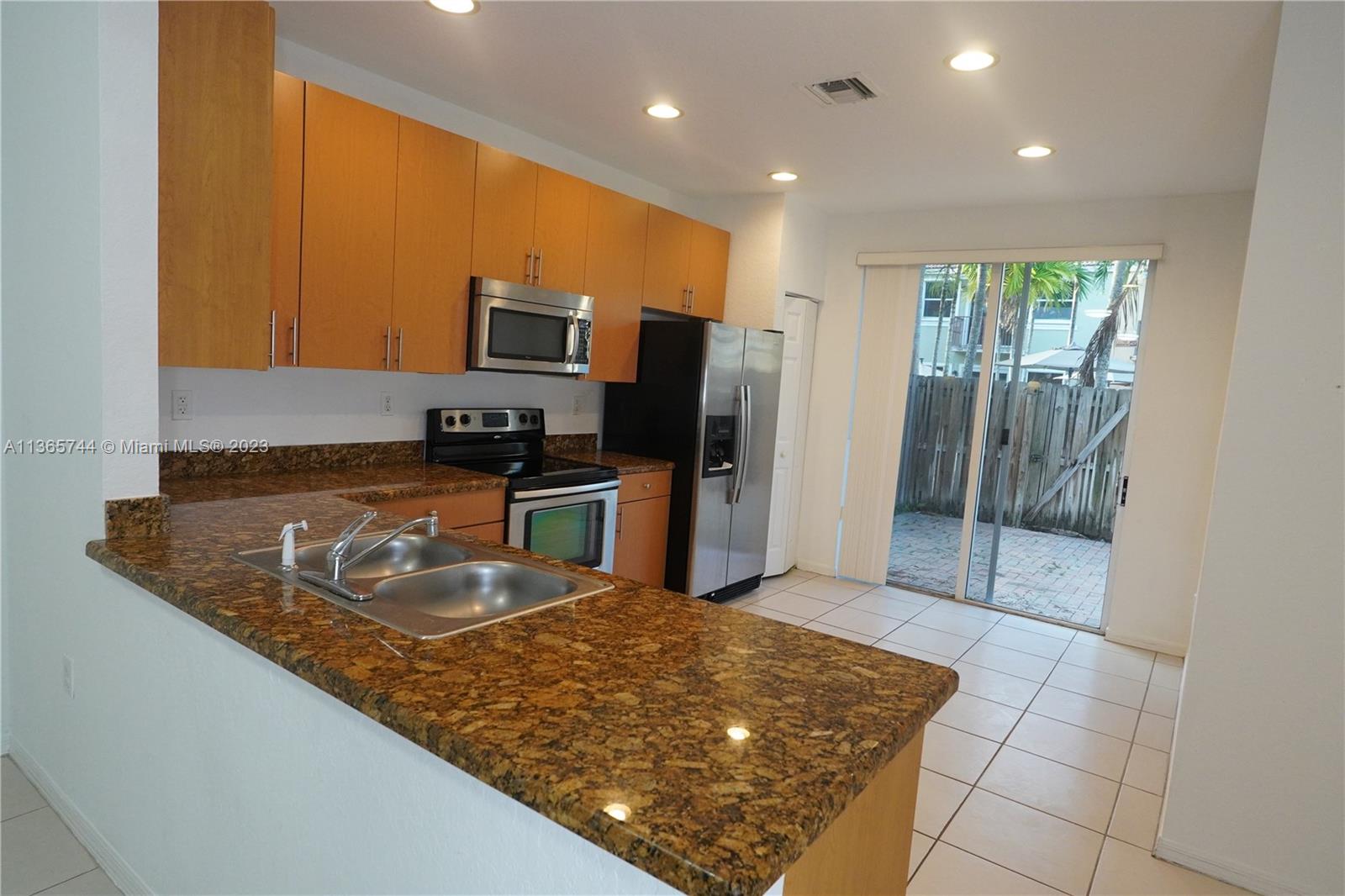 SORRENTO TOWNHOMES - Residential Lease