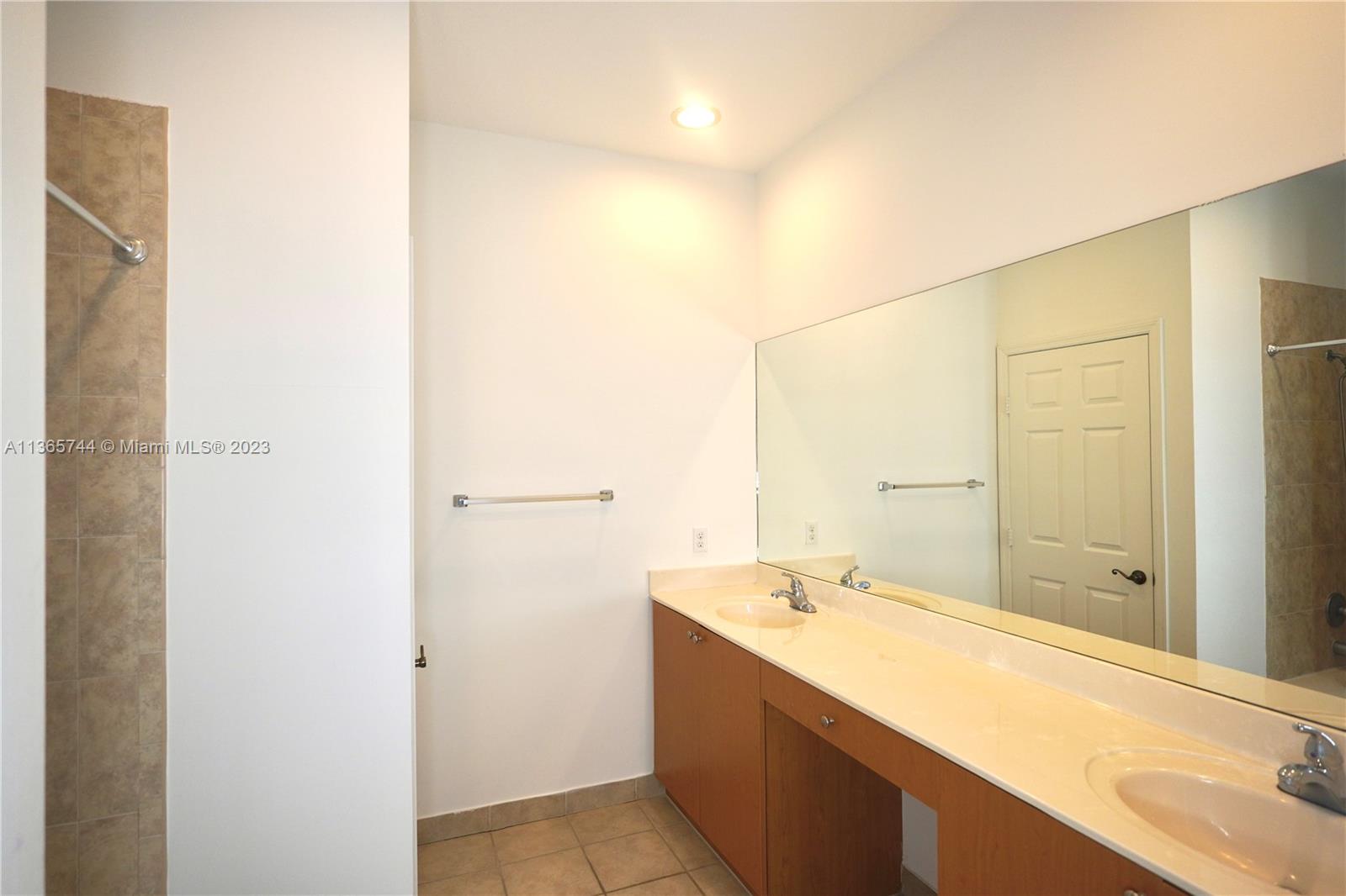 SORRENTO TOWNHOMES - Residential Lease