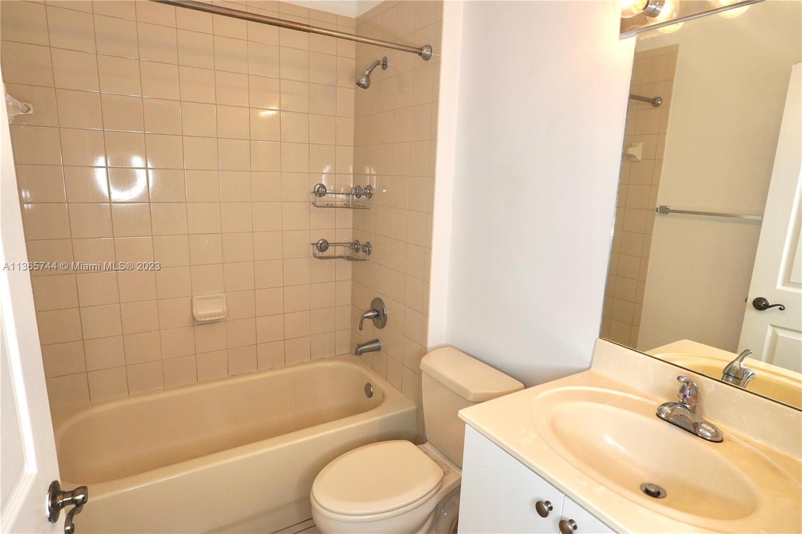 SORRENTO TOWNHOMES - Residential Lease