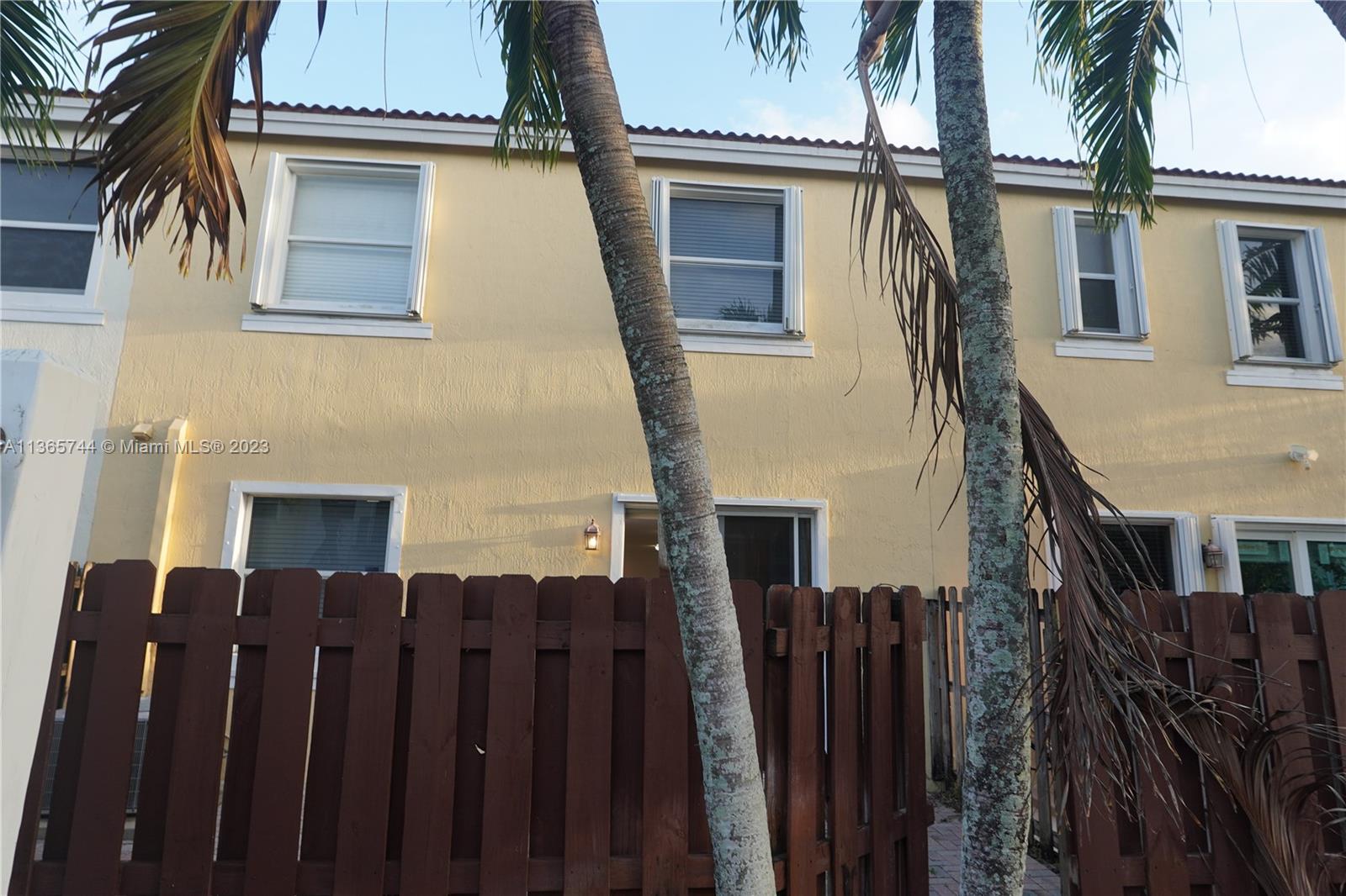 SORRENTO TOWNHOMES - Residential Lease