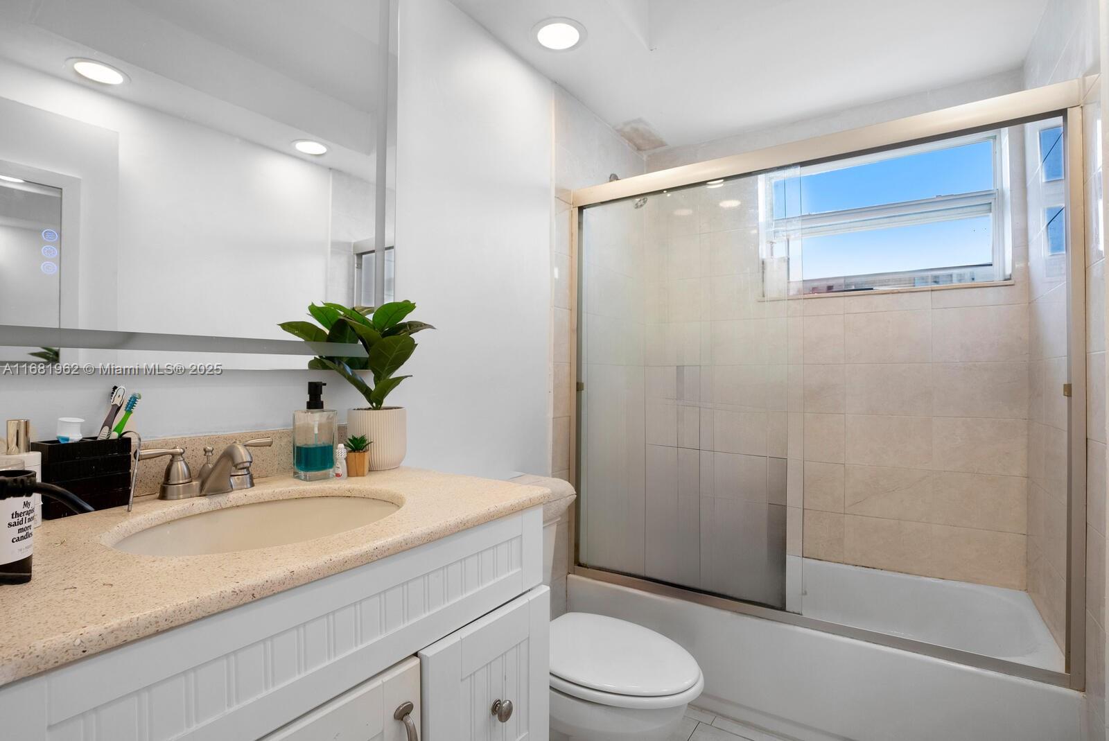 LINCOLN TOWERS CONDO - Residential