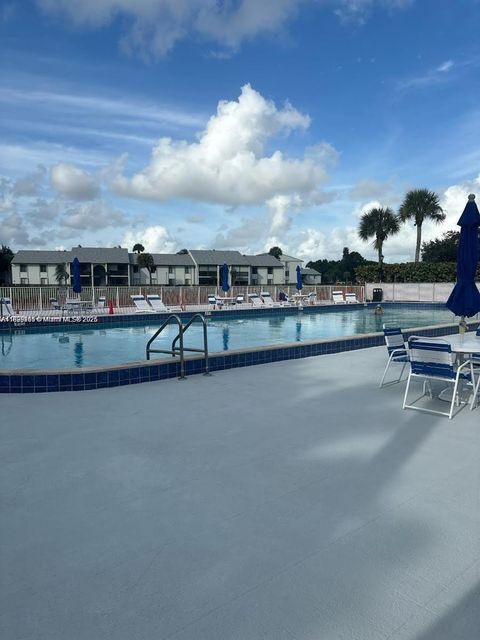 Photo of 1001 Green Pine Blvd #H2, West Palm Beach, FL 33409 (MLS # A11899261) Photo of 1001 Green Pine Blvd #H2, West Palm Beach, FL 33409 (MLS # A11899261)