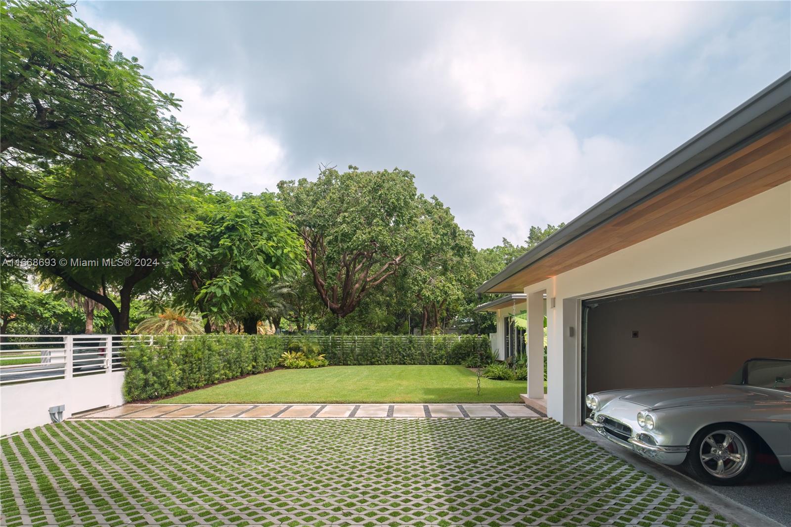 BRICKELLS FLAGLER - Residential