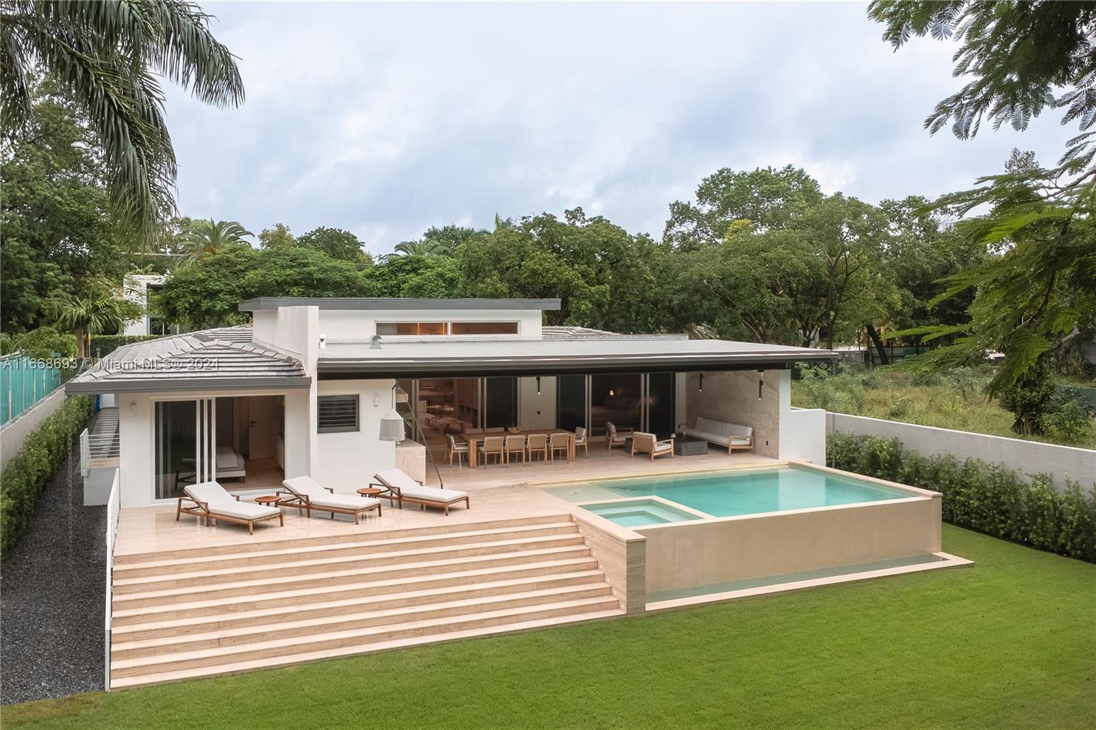 BRICKELLS FLAGLER - Residential