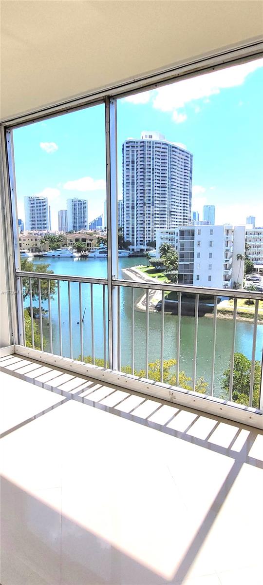 Rental Property at 2930 Point East Dr E611, Aventura, Miami-Dade County, Florida - Bedrooms: 1 
Bathrooms: 1  - $1,800 MO.