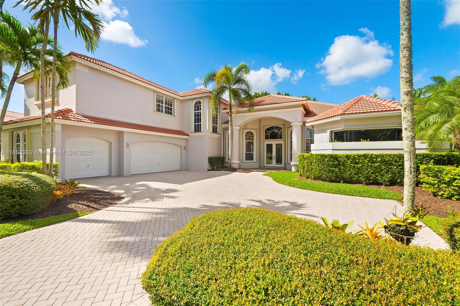 2438 Poinciana Ct