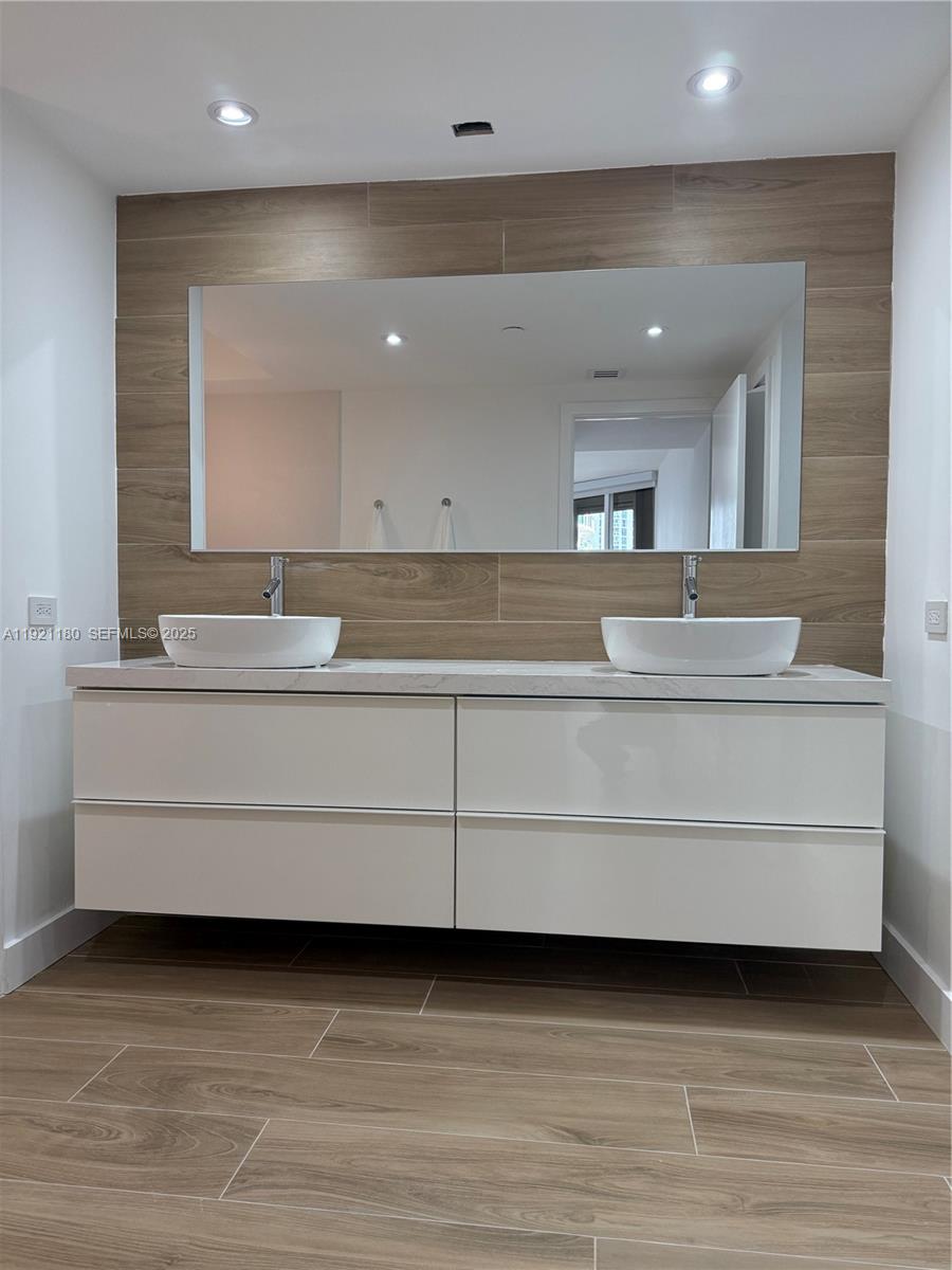 TERRACES NORTH TURNBERRY - Residential