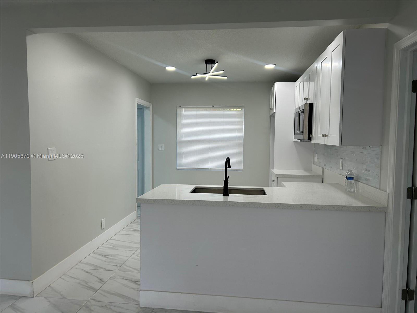 GRACEWOOD 24-22 B - Residential Lease