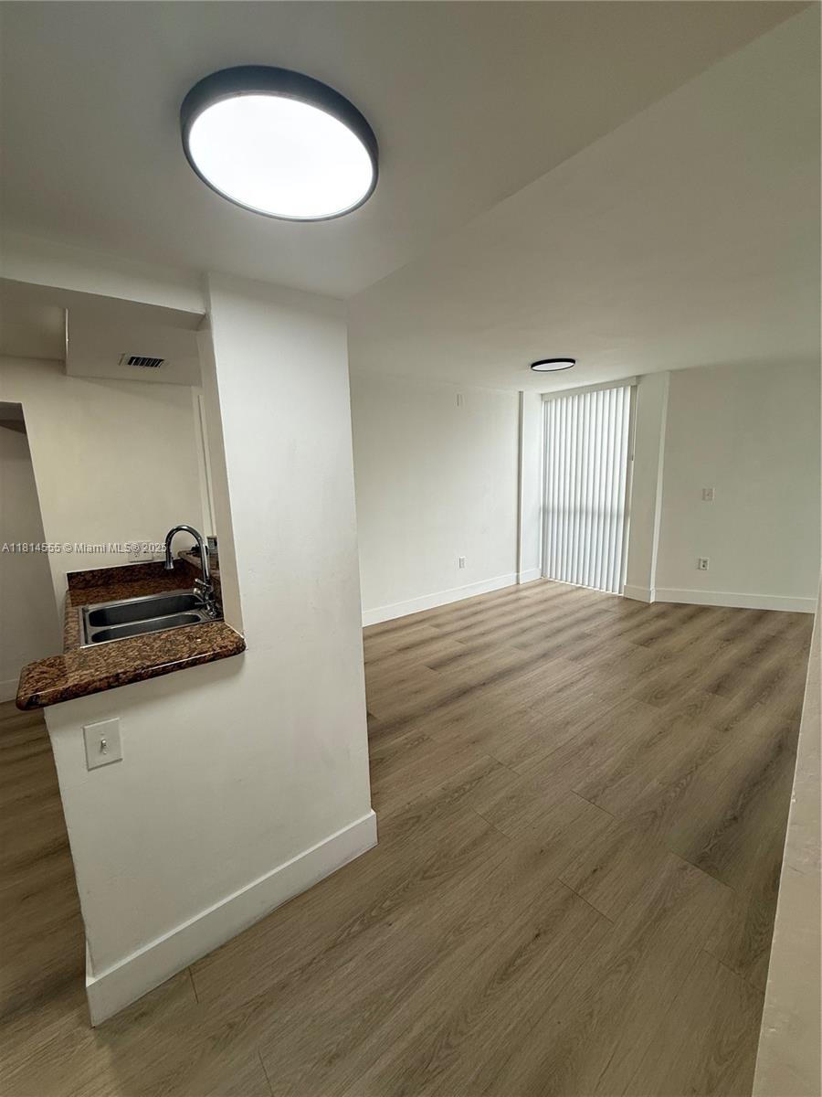 LAS BRISAS@ COUNTRY CLUB - Residential Lease