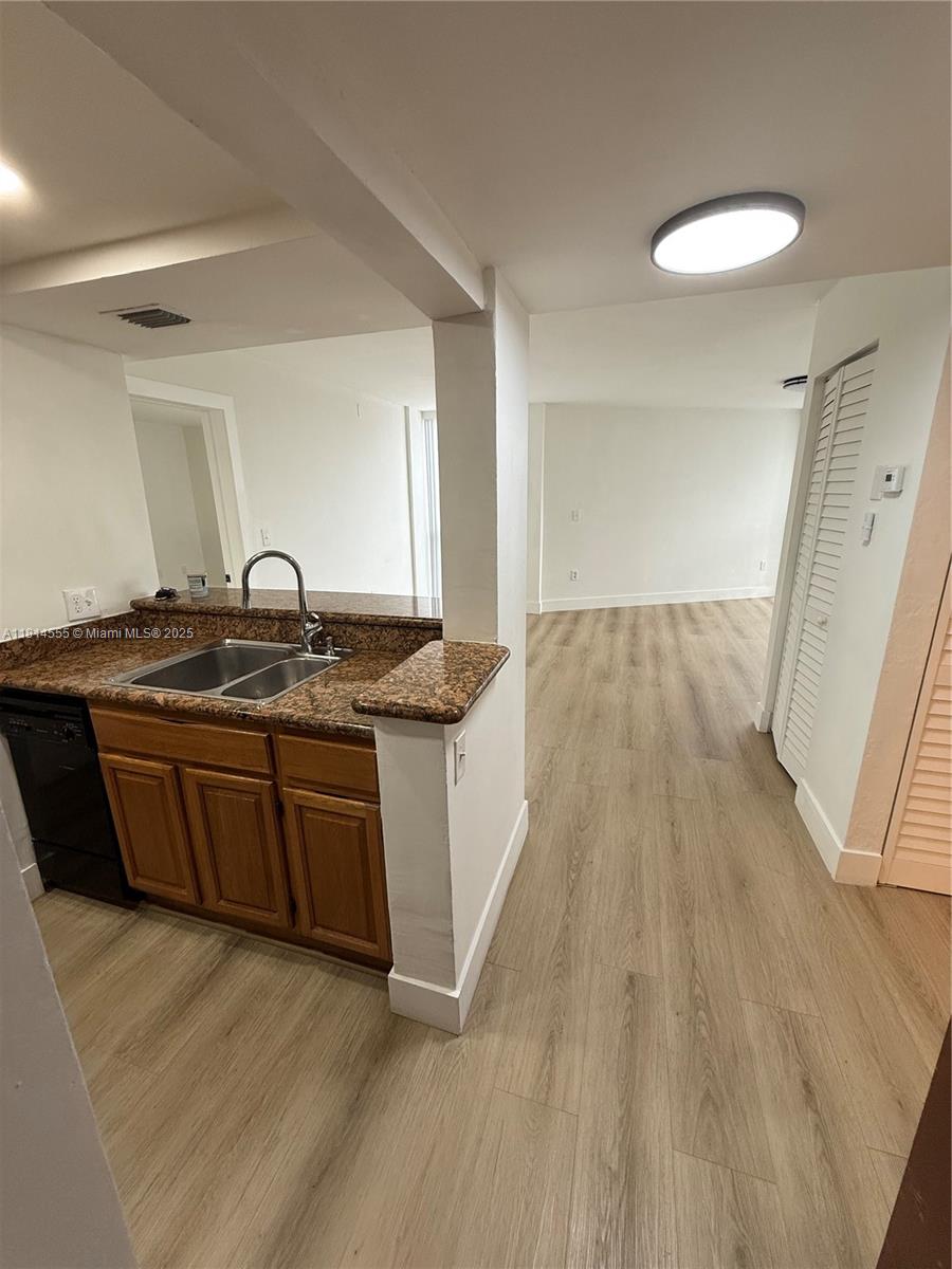 LAS BRISAS@ COUNTRY CLUB - Residential Lease