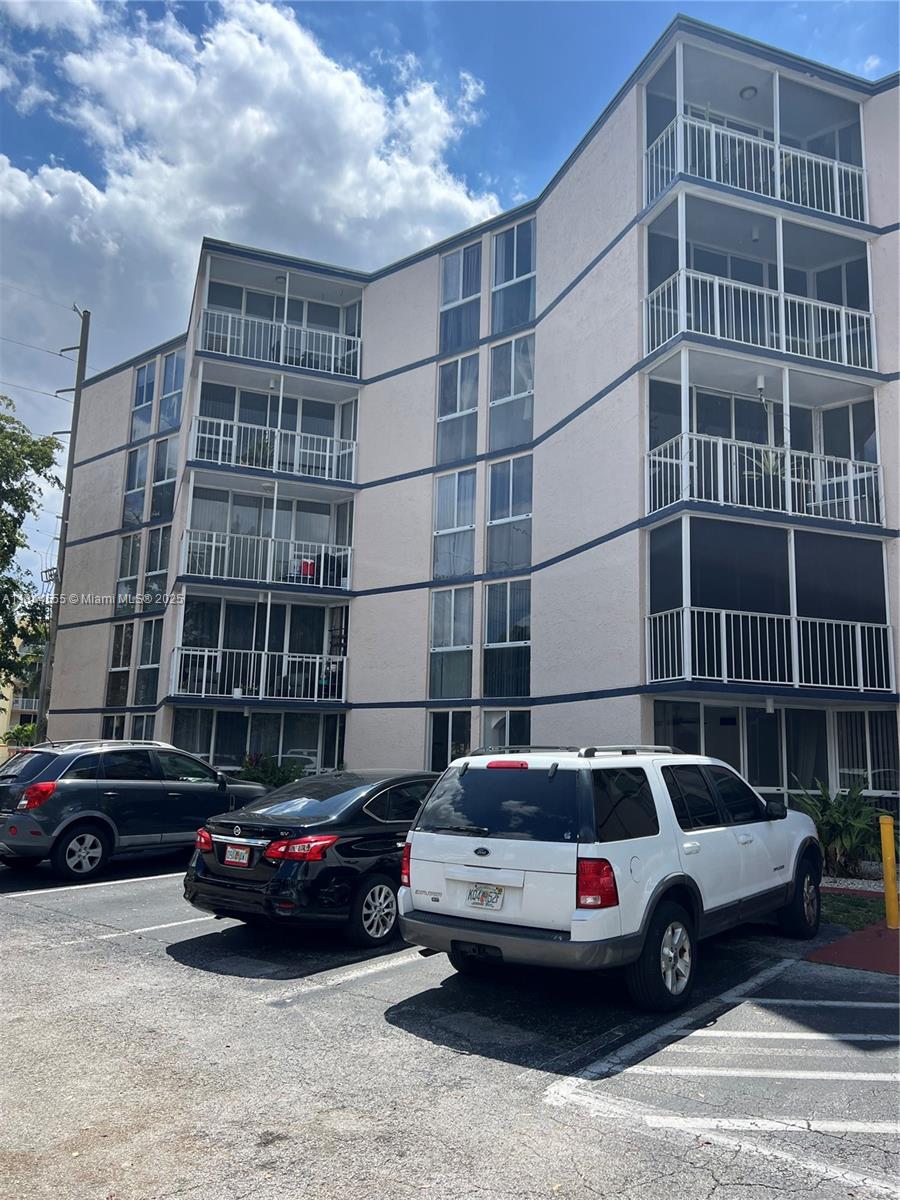LAS BRISAS@ COUNTRY CLUB - Residential Lease