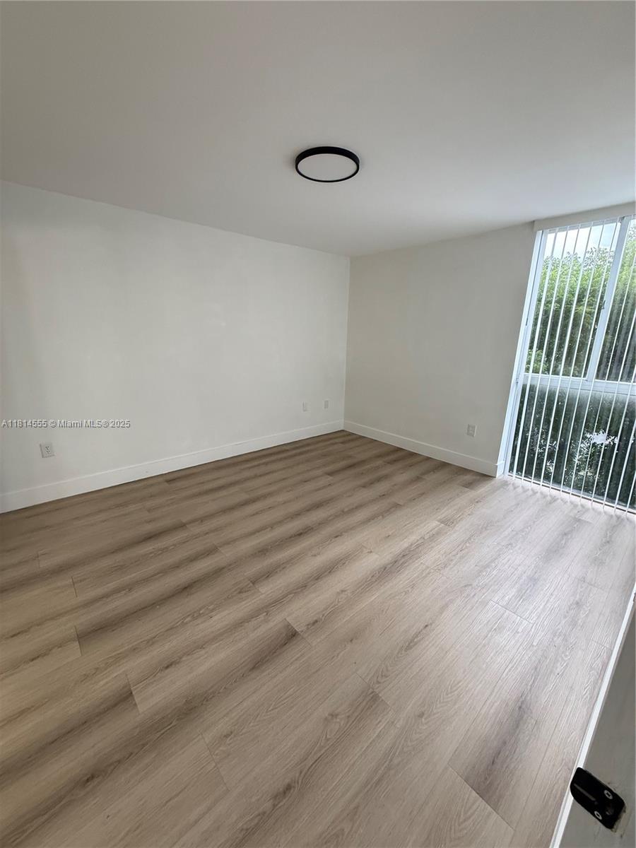 LAS BRISAS@ COUNTRY CLUB - Residential Lease