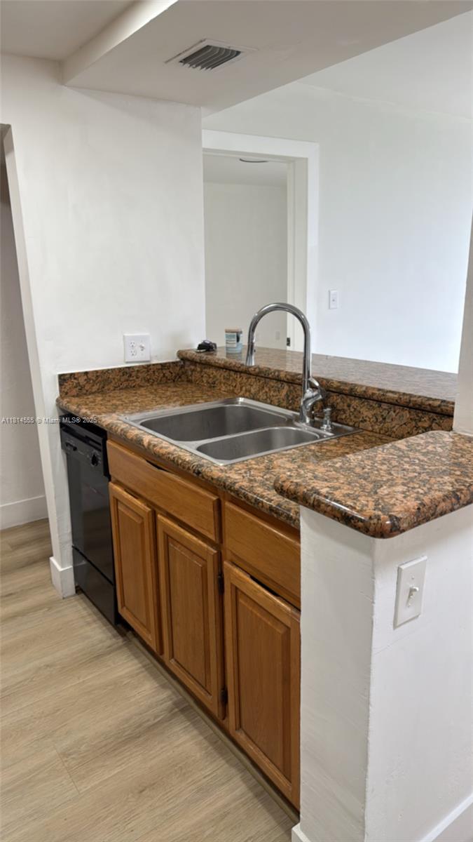 LAS BRISAS@ COUNTRY CLUB - Residential Lease