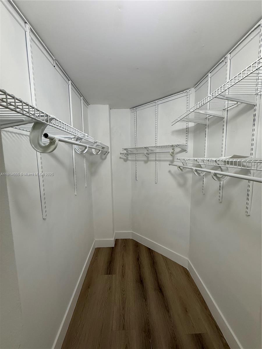 LAS BRISAS@ COUNTRY CLUB - Residential Lease