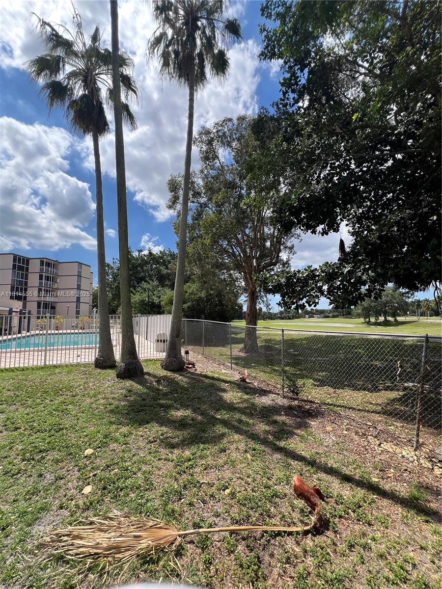 LAS BRISAS@ COUNTRY CLUB - Residential Lease
