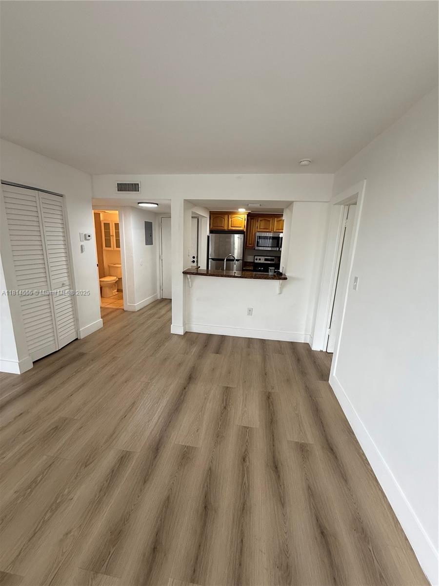 LAS BRISAS@ COUNTRY CLUB - Residential Lease