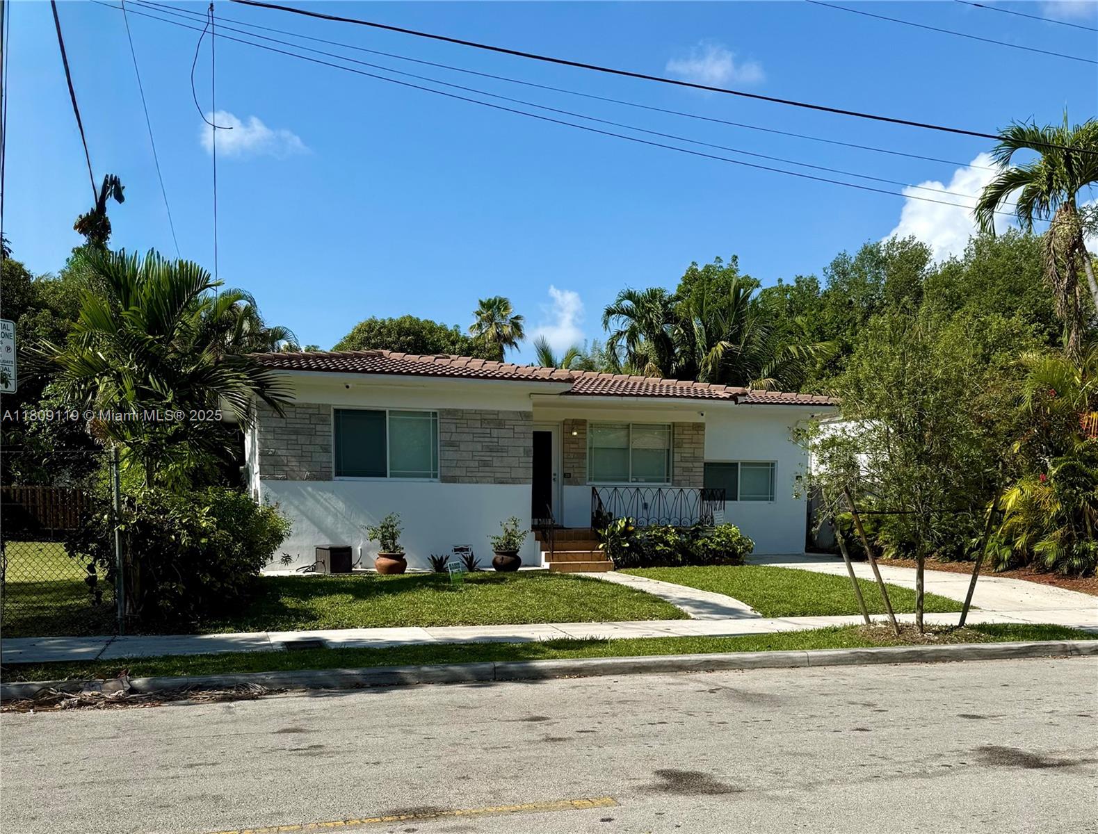 20 Nw 45th St, House, Miami, Broward County, Florida - 3 Bedrooms  
2 Bathrooms - 
