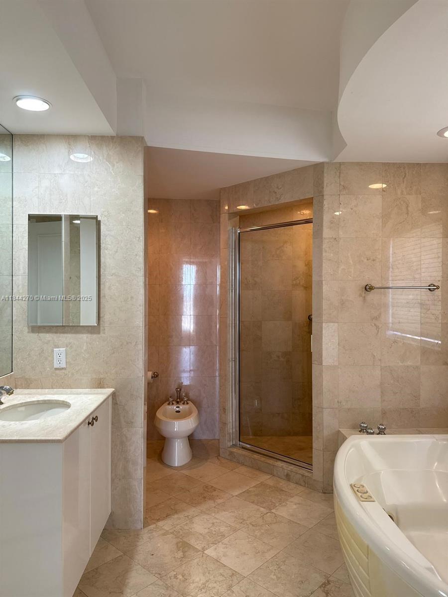 CLUB TOWER TWO CONDO - Residential Lease