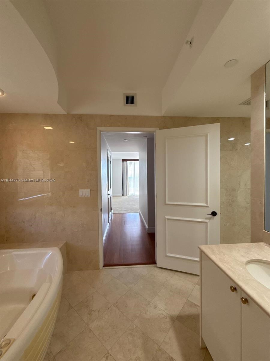 CLUB TOWER TWO CONDO - Residential Lease