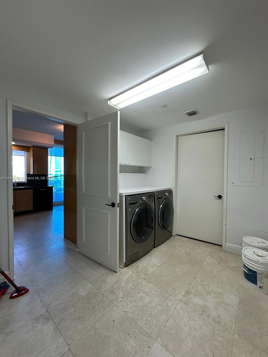 CLUB TOWER TWO CONDO - Residential Lease