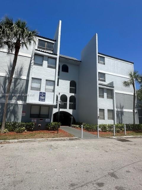 PRESIDENTIAL GOLFVIEW CON - Residential