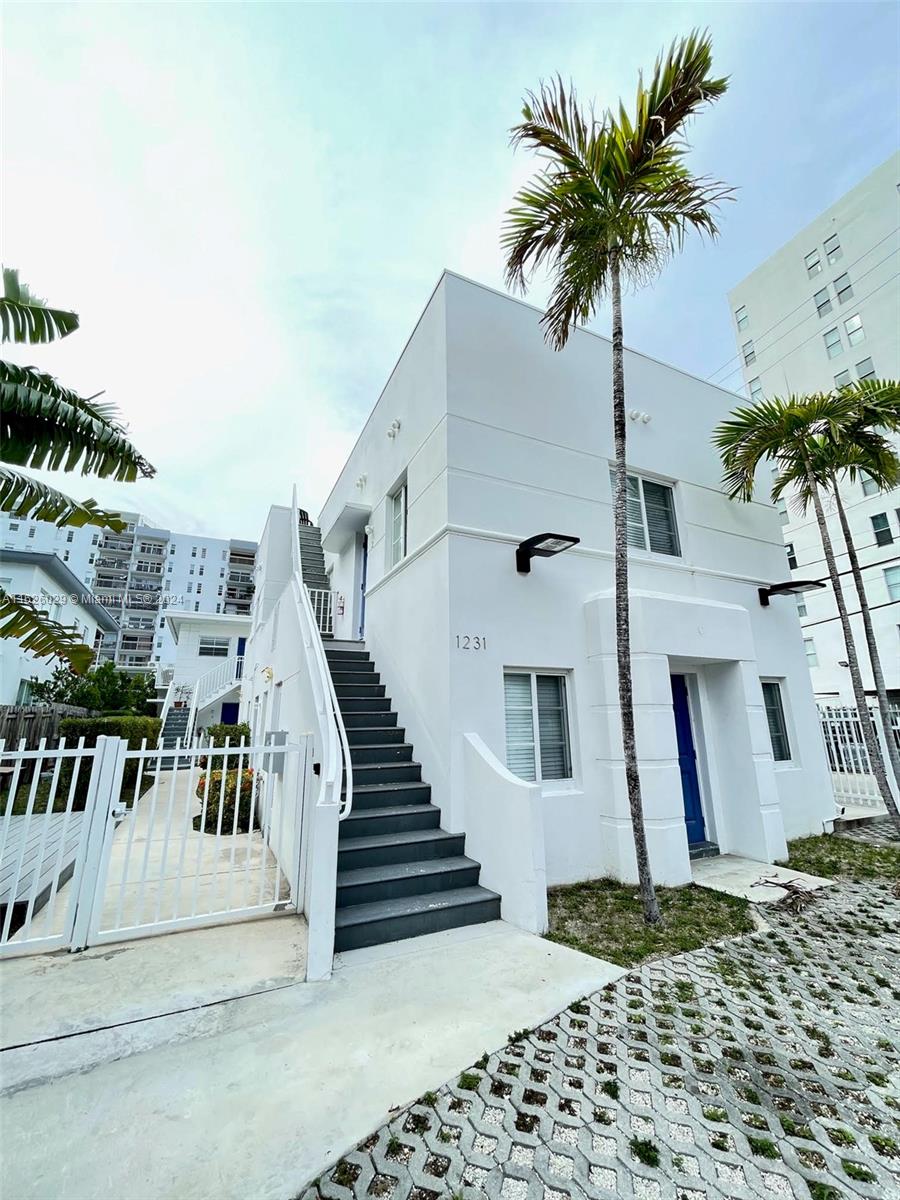 Beautiful apartment with wood floors, 2 bedrooms, 1 bath in the heart of South Beach.