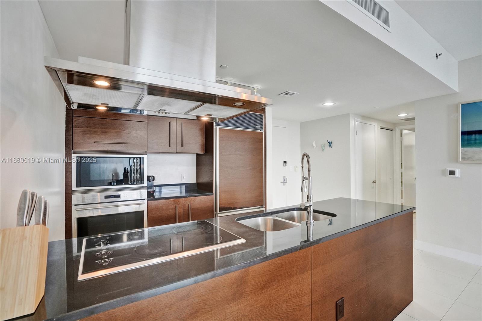 ICON BRICKELL CONDO NO 3 - Residential