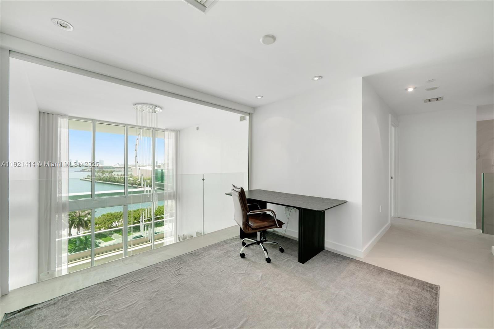 900 BISCAYNE BAY CONDO - Residential Lease