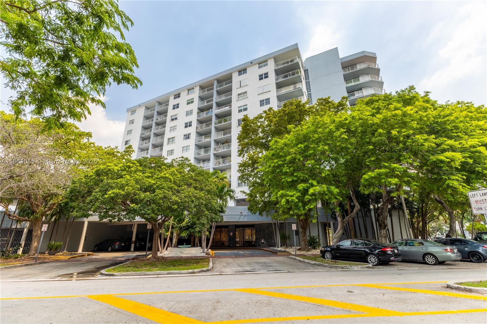 6900 Bay Dr 11E