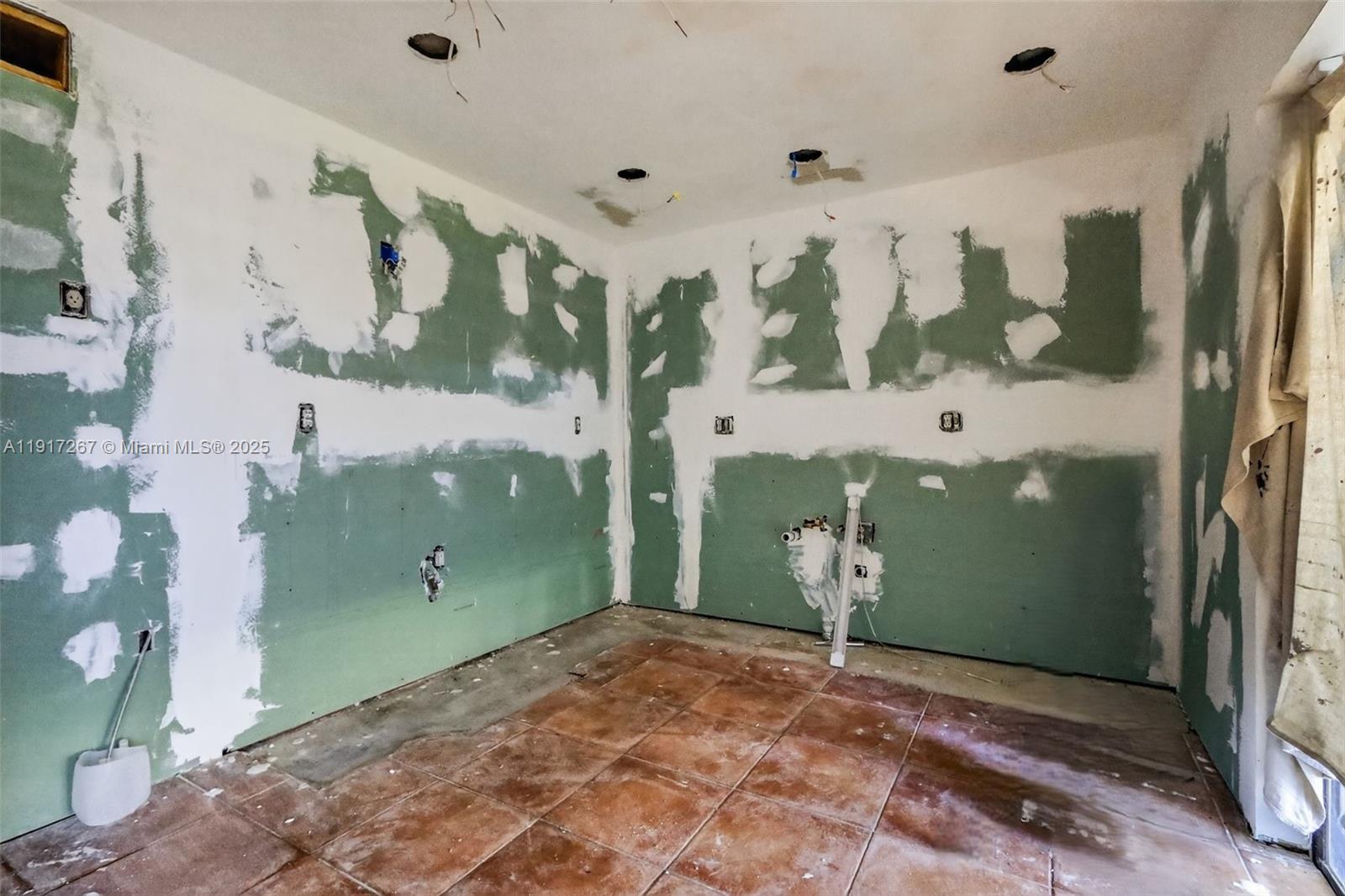 SABAL CHASE - Residential