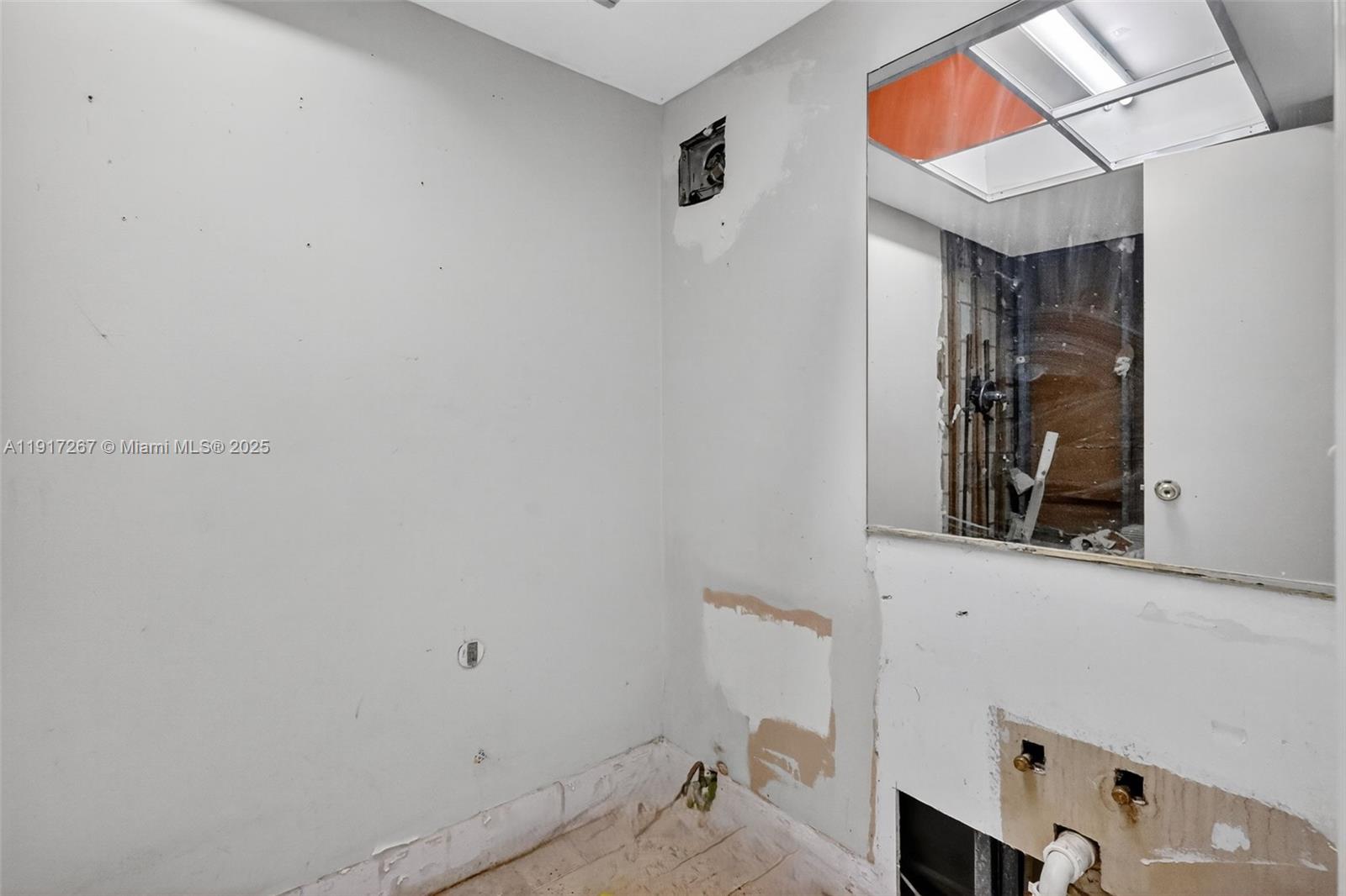 SABAL CHASE - Residential