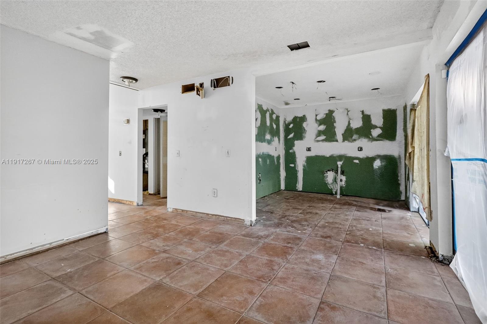 SABAL CHASE - Residential