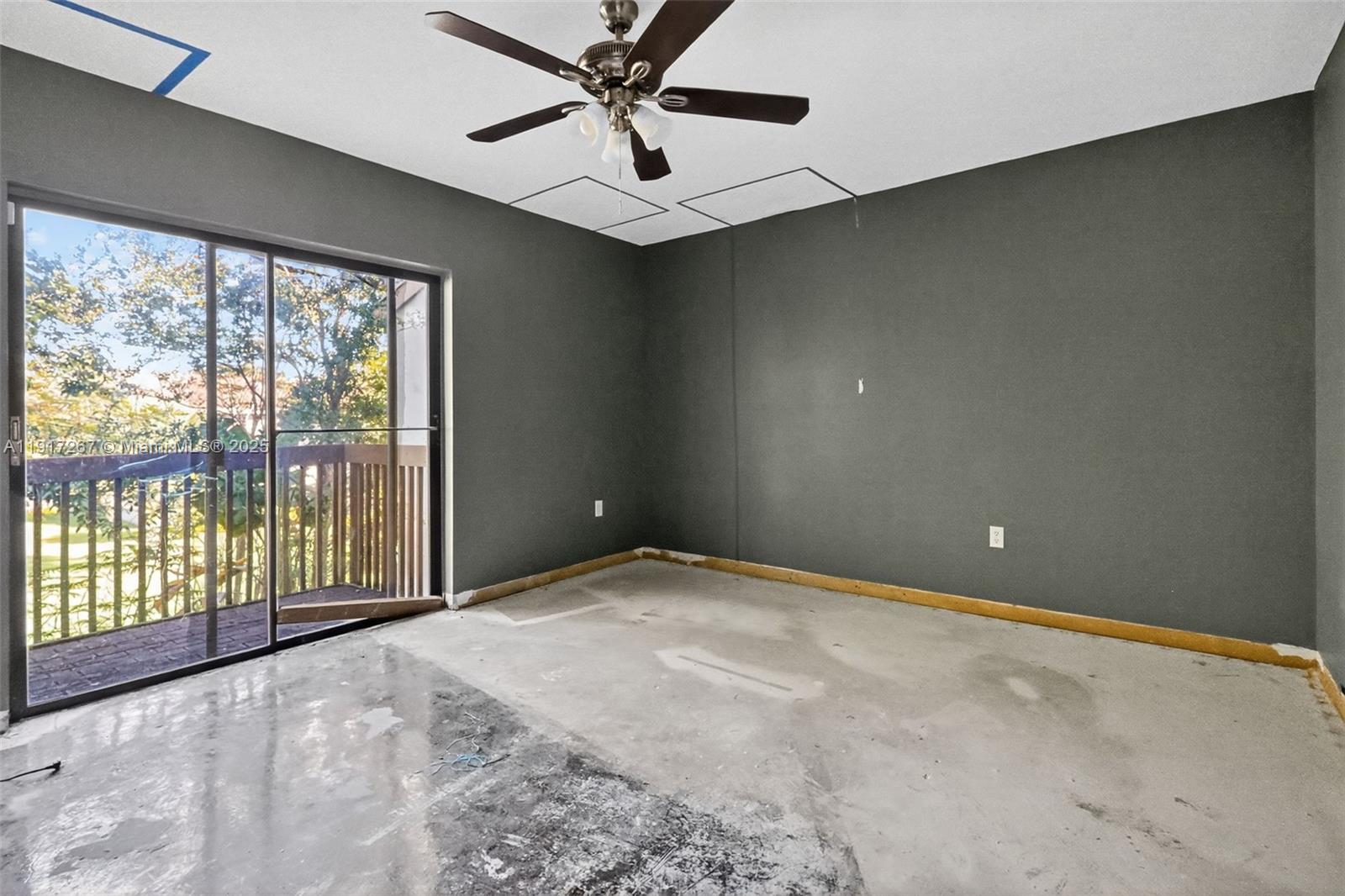 SABAL CHASE - Residential