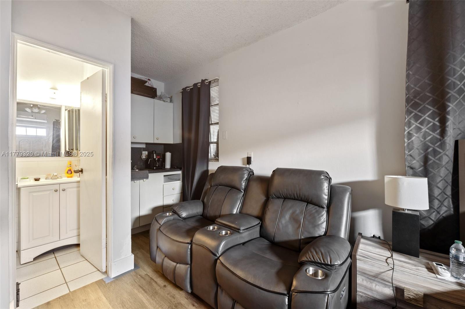 FLAGLER GROVE MANOR - Residential