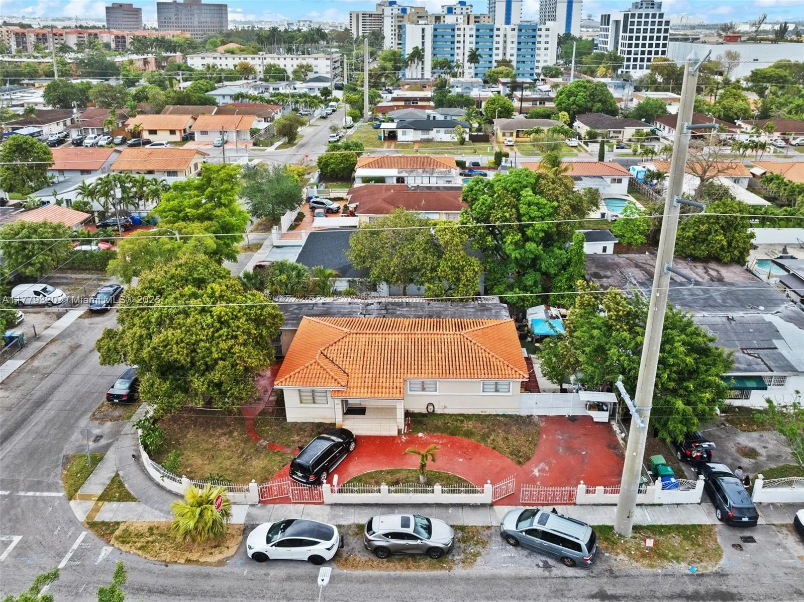 Miami, Florida 33126, United States, 3 Bedrooms Bedrooms, ,2 BathroomsBathrooms,Residential,Active,103736