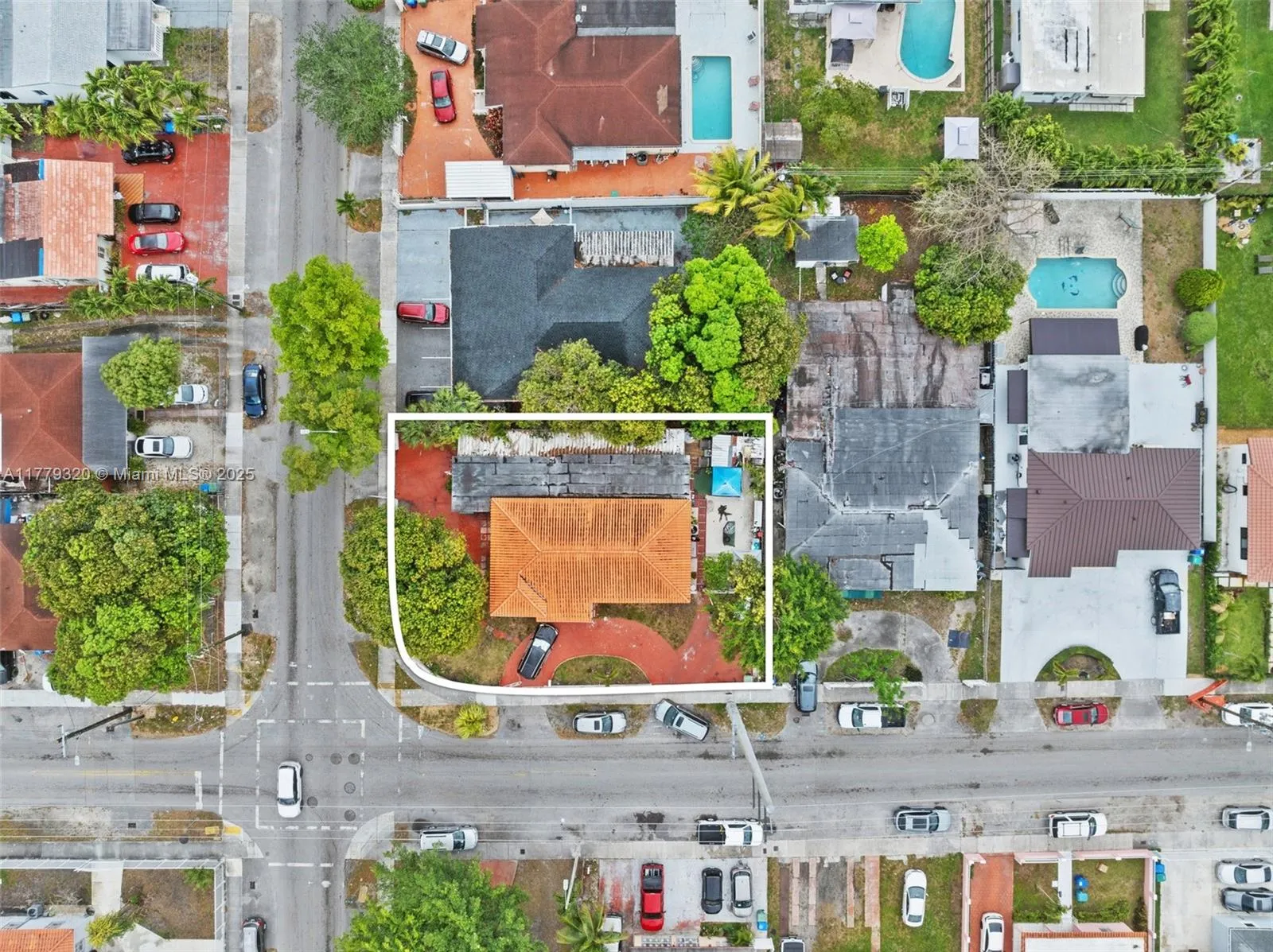 Miami, Florida 33126, United States, 3 Bedrooms Bedrooms, ,2 BathroomsBathrooms,Residential,Active,103736