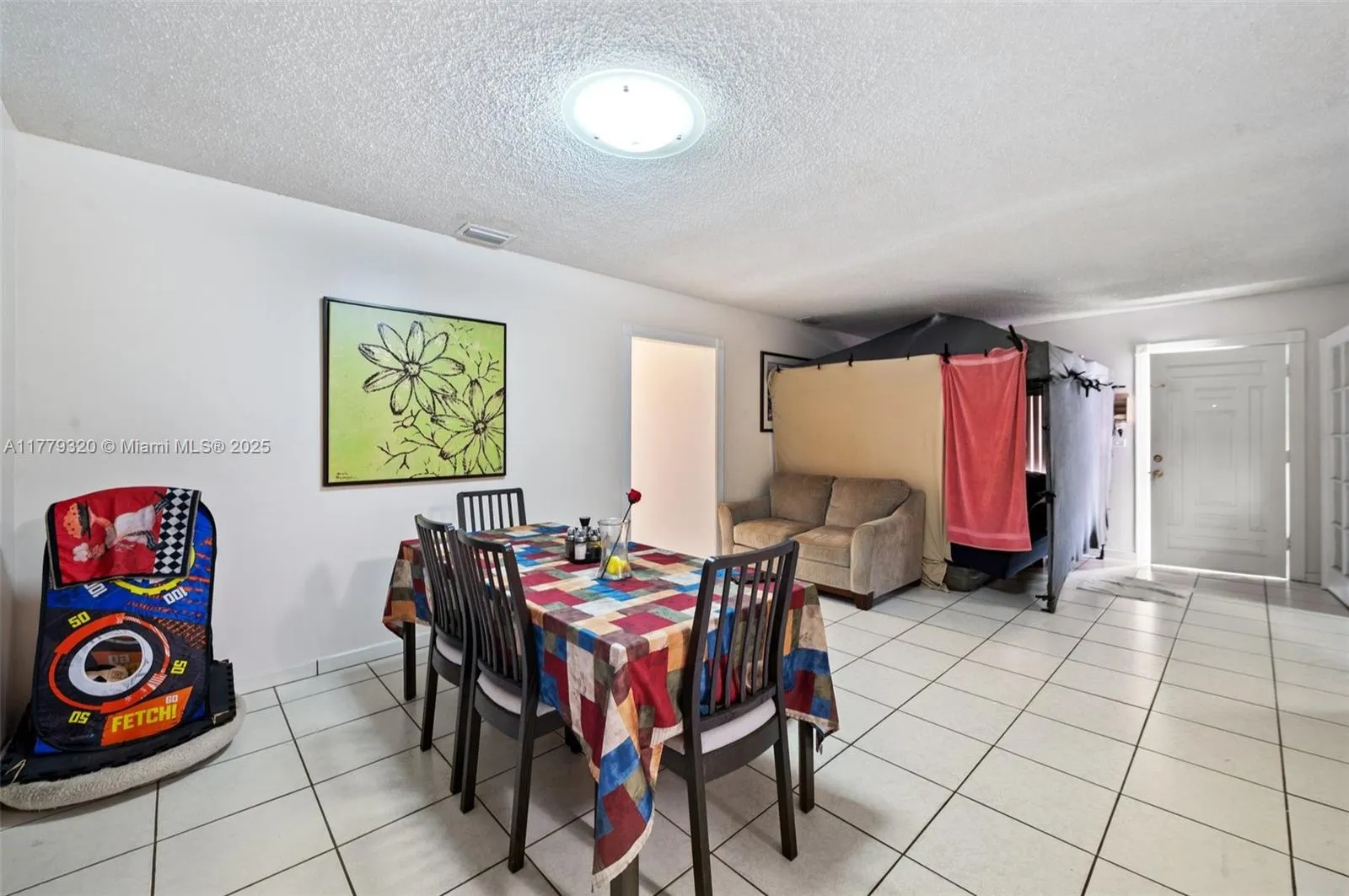 Miami, Florida 33126, United States, 3 Bedrooms Bedrooms, ,2 BathroomsBathrooms,Residential,Active,103736