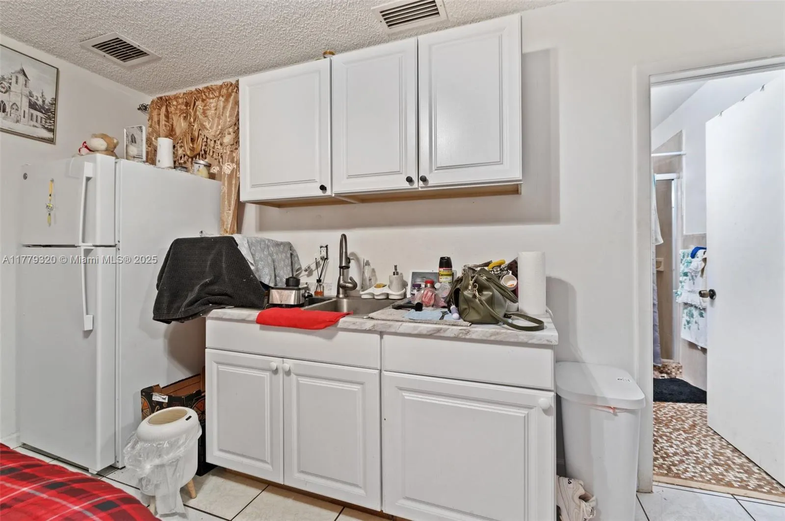 Miami, Florida 33126, United States, 3 Bedrooms Bedrooms, ,2 BathroomsBathrooms,Residential,Active,103736