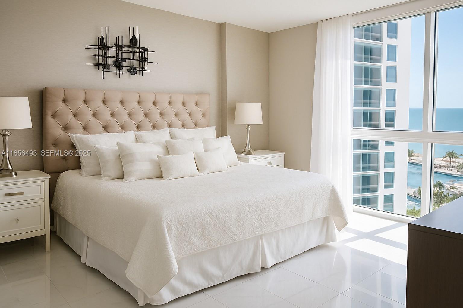 ST TROPEZ ON THE BAY III - Residential