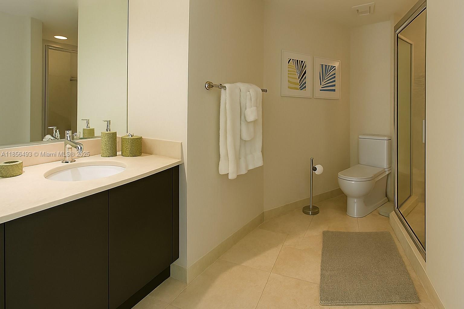 ST TROPEZ ON THE BAY III - Residential