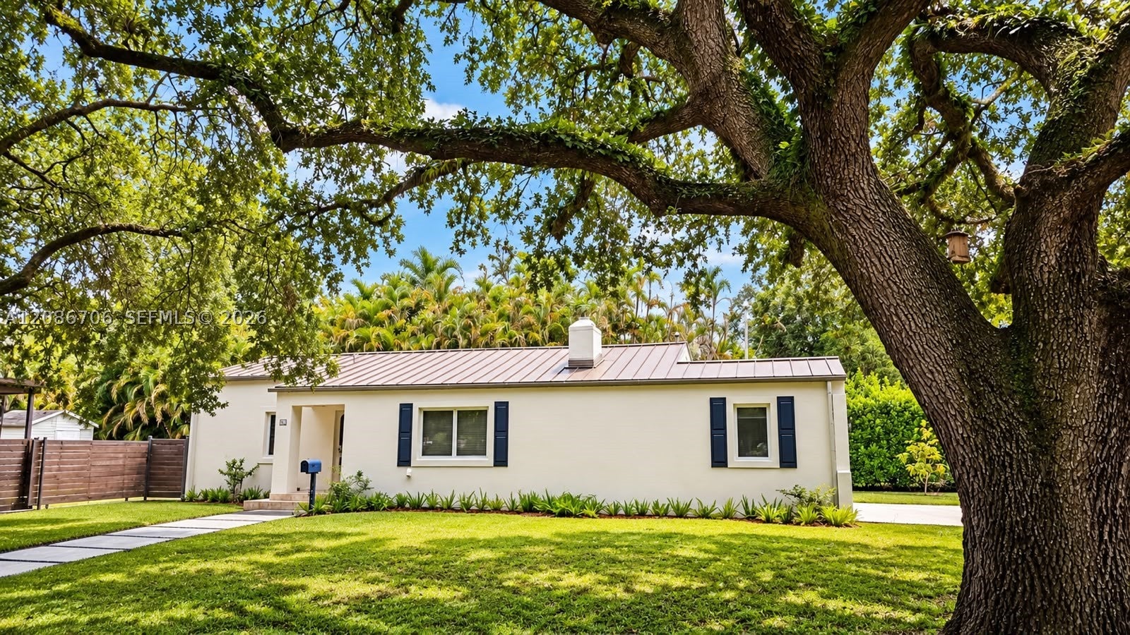 295 De Leon Dr