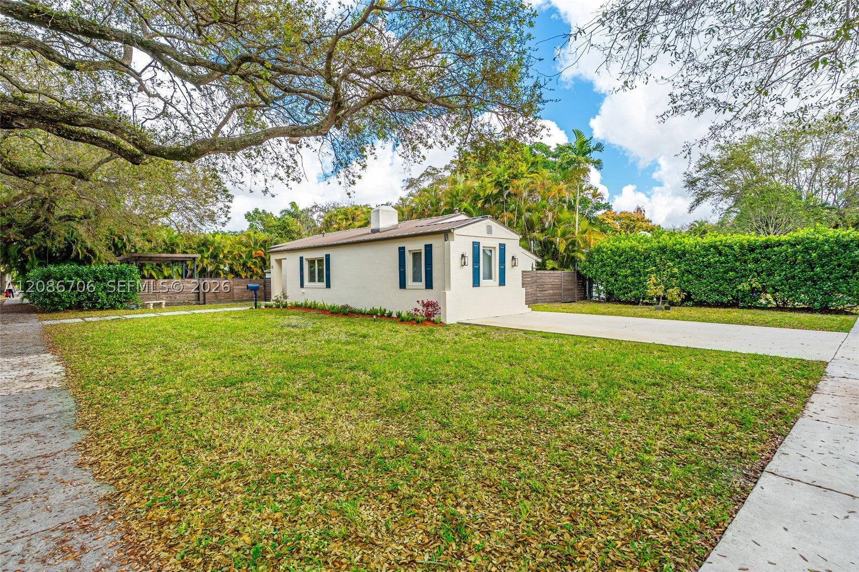 295 De Leon Dr