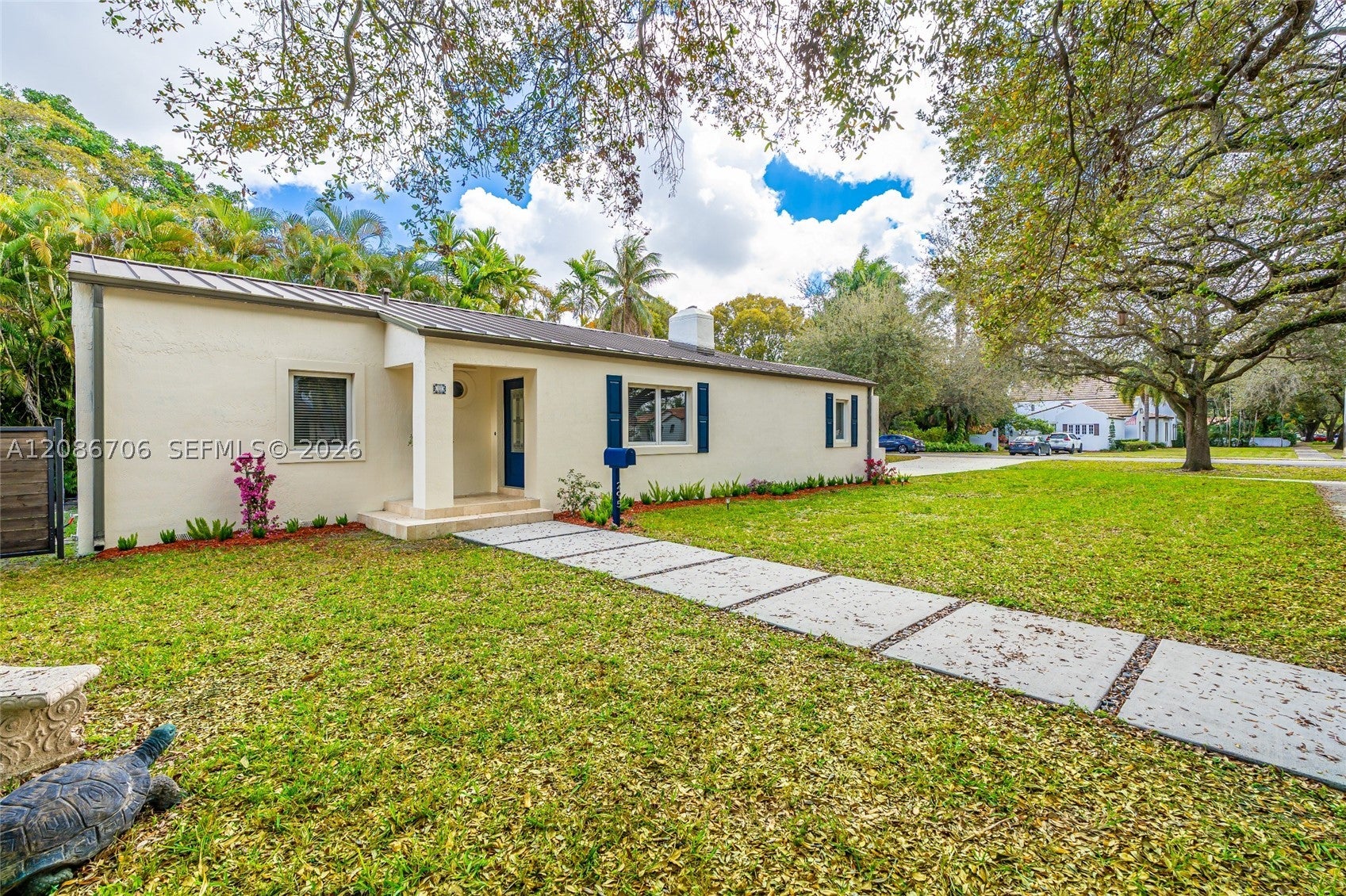 295 De Leon Dr