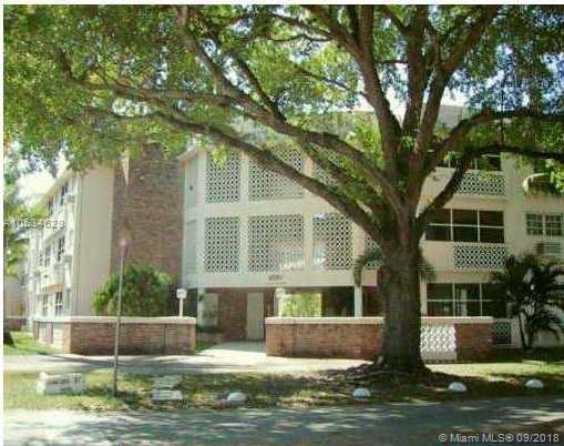Location! Location! Location! Spacious STUDIO in Coral Gables, near UM. Open Floor plan. Foyer entrance has large closets that lead to open living area. Screened balcony. Large kitchen with tons of cabinets. Shower in the bathroom. 1 parking spot, and two pools. Walk to UM, Publix, Whole Foods, Sunset Place, metro station, Fitness Club, and downtown South Miami. Hurry will not last!