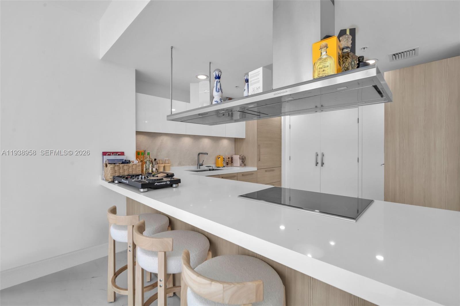 MARINA PALMS RESIDENCES S - Residential