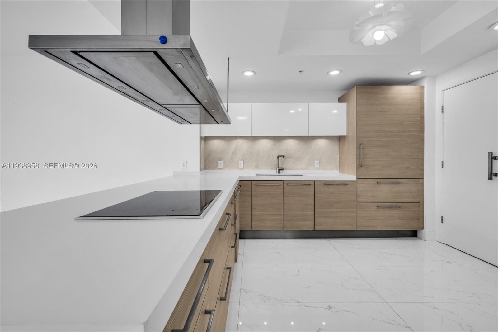 MARINA PALMS RESIDENCES S - Residential