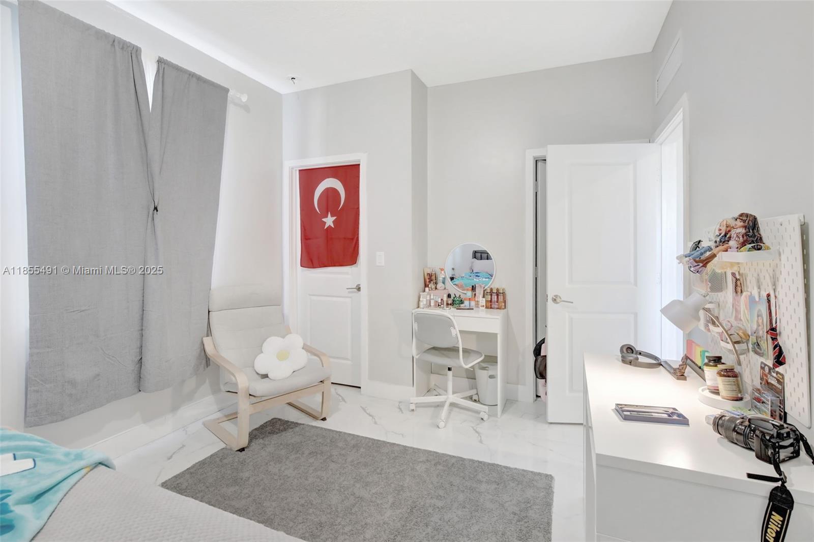 TUSCAN ISLES - Residential