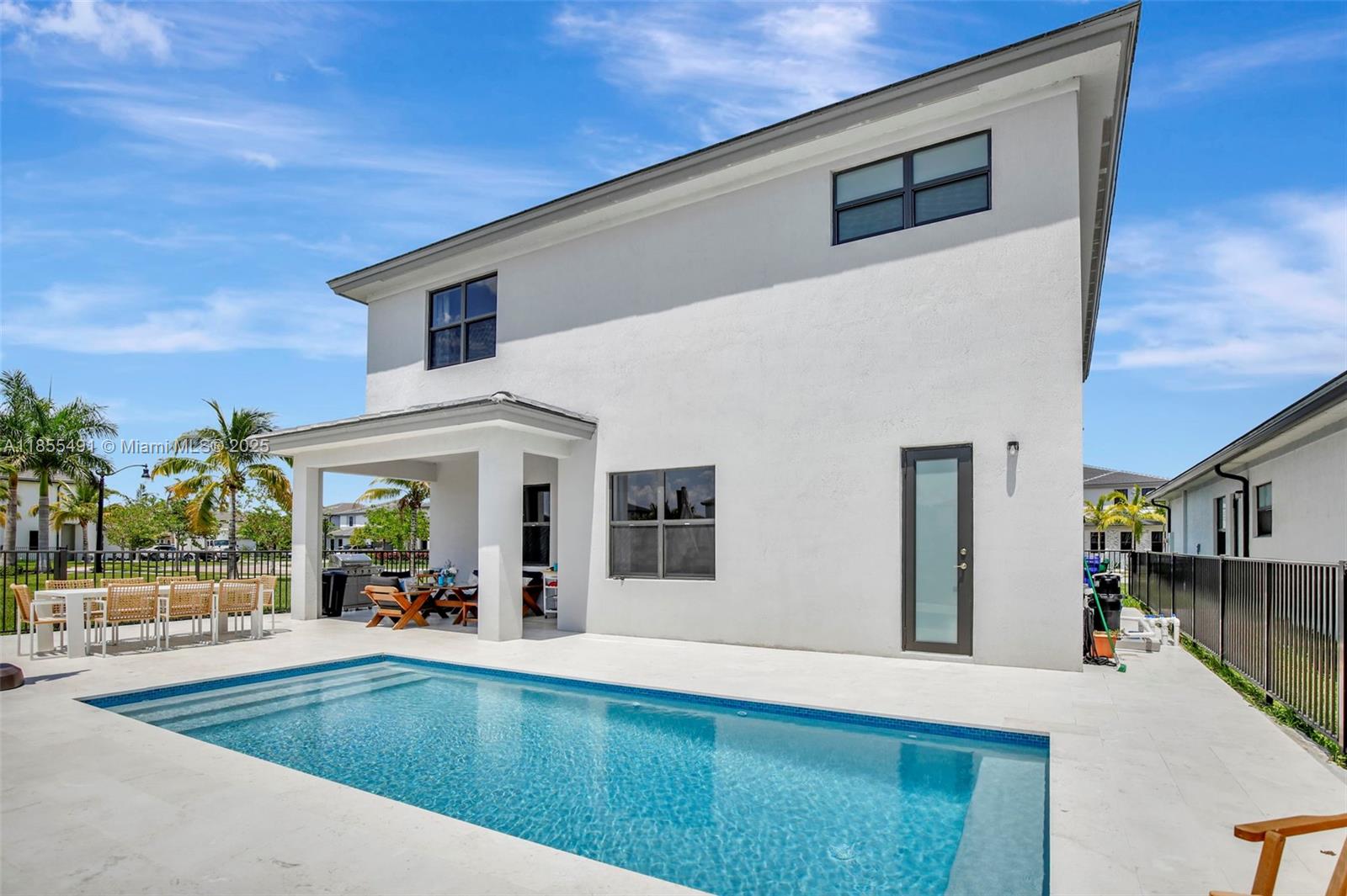 TUSCAN ISLES - Residential